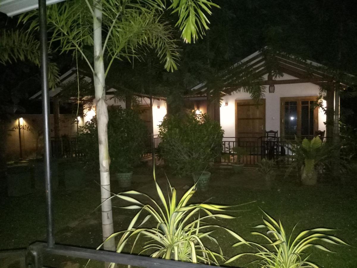 Max Safari Villa Udawalawe Exterior photo
