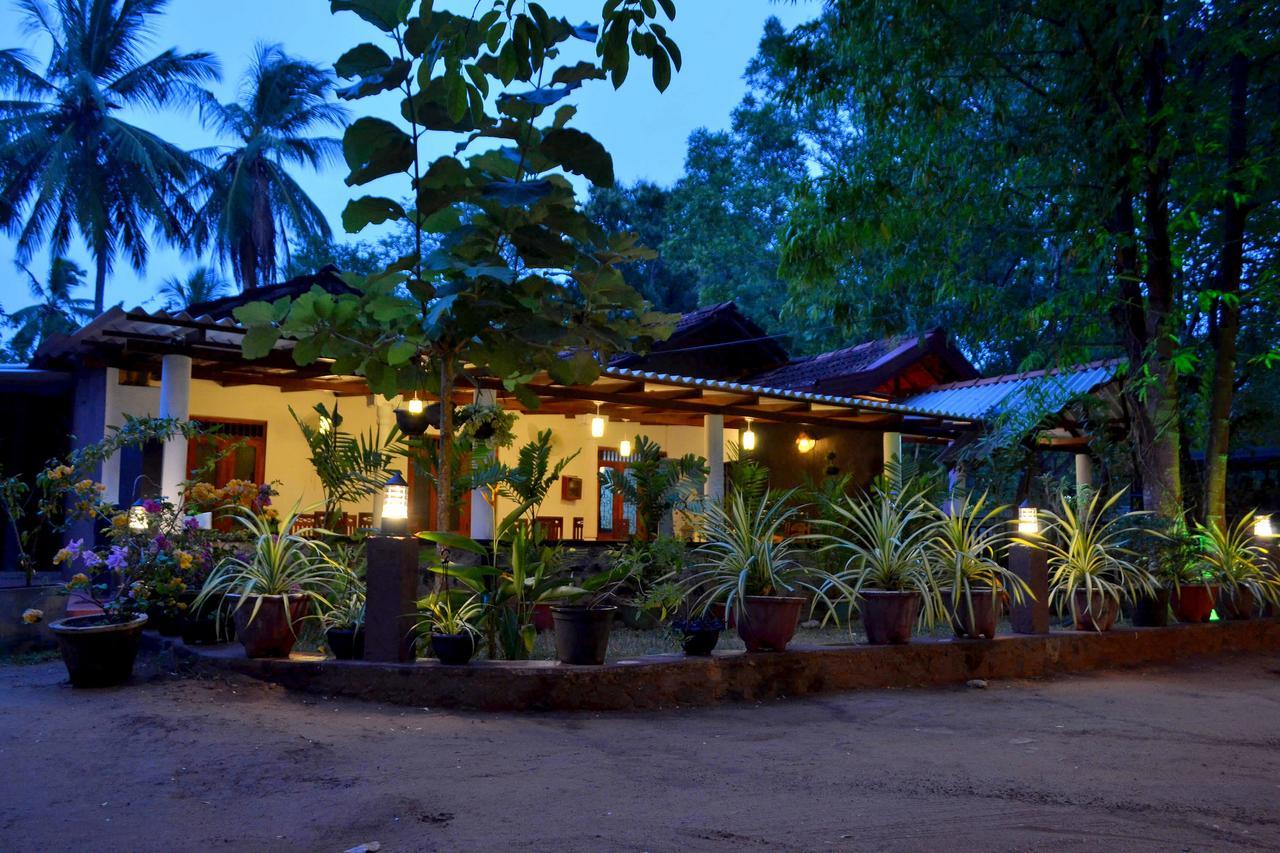Max Safari Villa Udawalawe Exterior photo